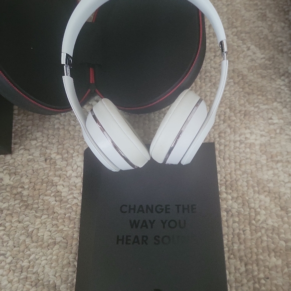 Beats solo silver color